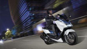 フォルツァ125